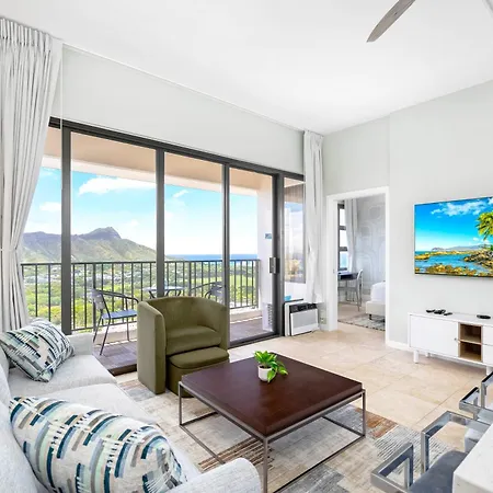 Diamond Head And Ocean View Condo With Parking